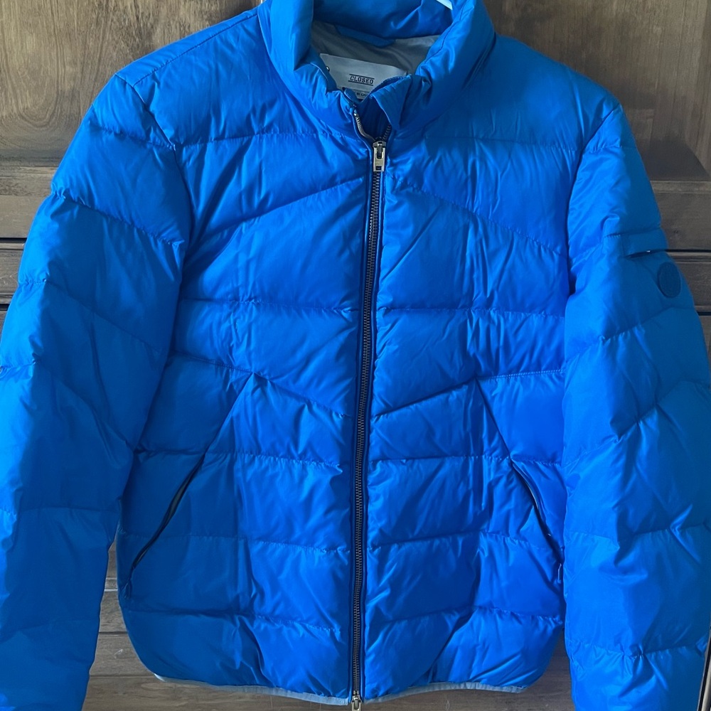 Closed Blue Puffer Jacket Quilted Design Water-Resistant